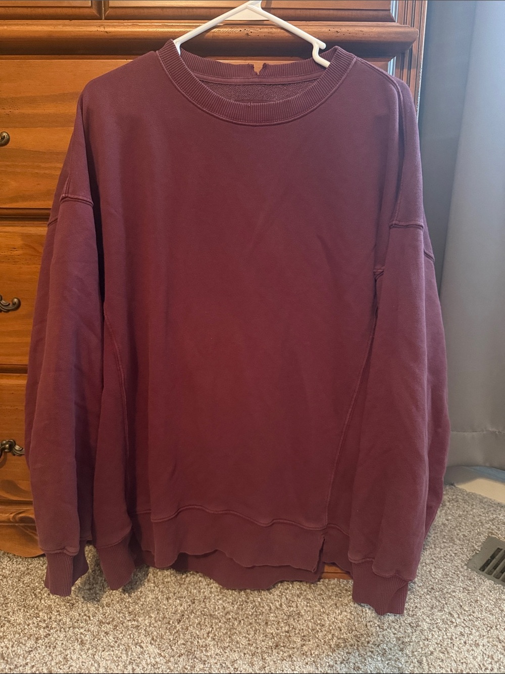 aerie Women’s Crewneck Sweatshirt - Burgundy